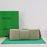 Perfect BOTTEGA VENETA Arco Small Tote Bag 30CM