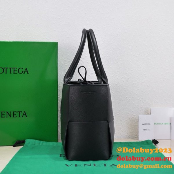 Luxury BOTTEGA VENETA Medium Arco Tote Bag 36CM