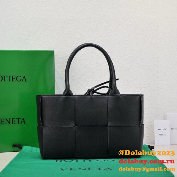 Perfect BOTTEGA VENETA Arco Small Tote Bag 30CM