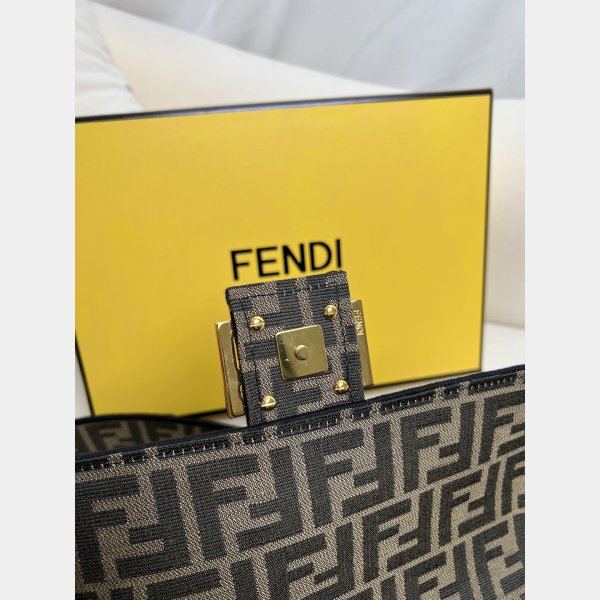 Luxury fendi Cheap Medium Iconic Baguette handbag