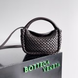 New BOTTEGA VENETA COBBLE Top Handle Bag